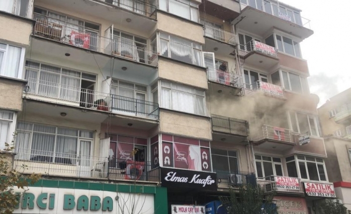  Bursa'nın Gemlik İlçesinde İstiklal Caddesi Üzerinde Bir Binada Meydana