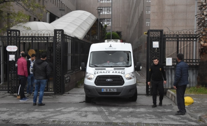 İzmir’in Çiğli ilçesinde damatları tarafından av tüfeğiyle öldürülen karı-kocanın cenazeleri