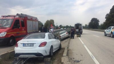  Otomobilin Çarptiği Hurdaya Dönen Araçta Hayatını Kaybetti