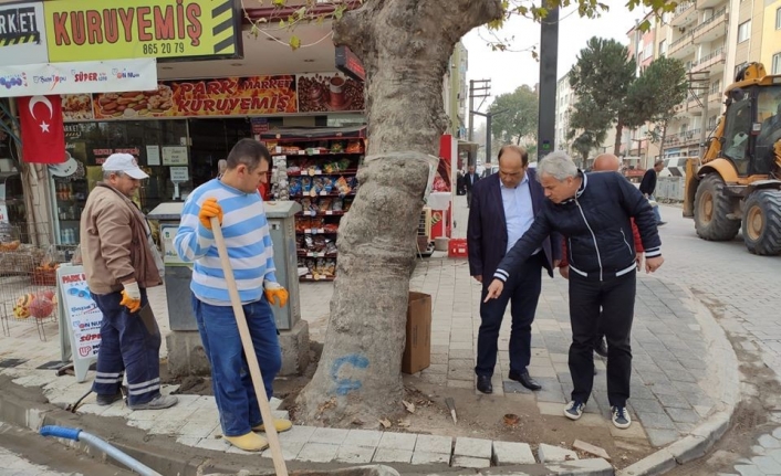  Susurluk'ta Bozuk Yollara Asfalt Atılıyor