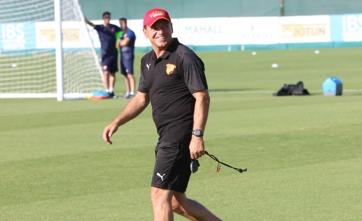  Spor Toto Süper Lig Ekiplerinden Göztepe’nin Teknik Direktörü Tamer