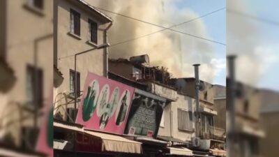  Çarşi Esnafı, Yangının Kendi Dükkanlarına Sıçramasından Endişe Ederek, Müdahalede