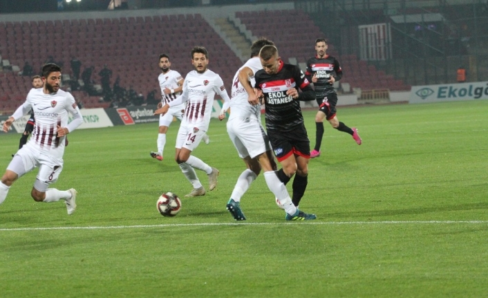 TFF 1. Lig: Balıkesirspor: 0 – Hatayspor: 0 (İlk yarı sonucu) Tff.1.lig'in 13. Hafta Müsabakasında Ekol Hastaneleri Balıkesirspor İle Hatayspor