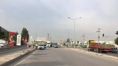  İzmir’in Bornova İlçesinde, Bir Tırın Altında Kalan Yaya Metrelerce