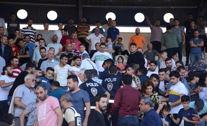  Bugün Sahasında Yalovaspor’a 4-0 Mağlup Olan Torbalıspor’un Yöneticileri Yaka