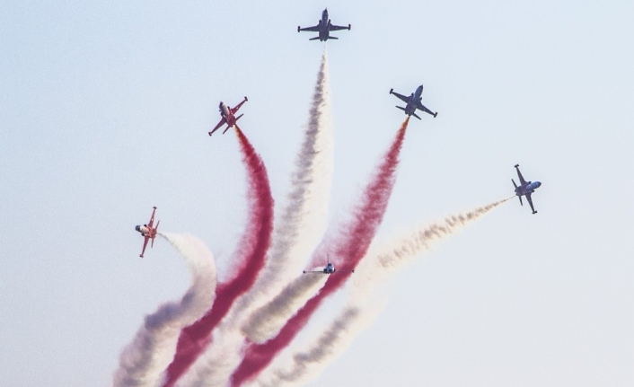 Türk Hava Kuvvetleri’nin akrobasi filosu Türk Yıldızları 2019 yılı gösteri