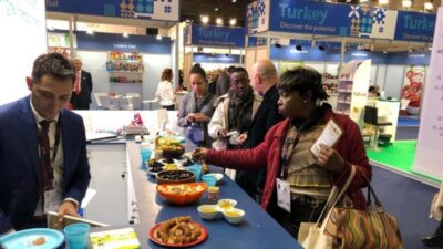 Türk zeytin ve zeytinyağı İngiliz sofralarını süsleyecek. Türk zeytin ve