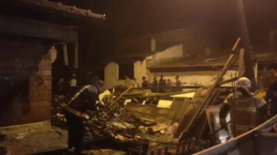  Bursa İznik'te Üç Kişinin Yaşadığı Tek Katlı Ev Gece