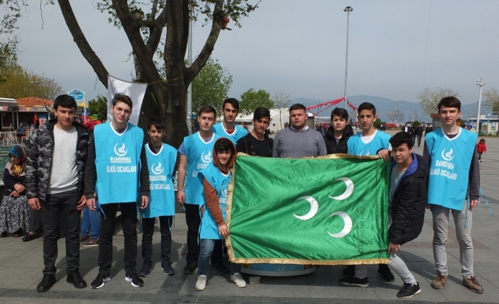 Balıkesir’in Bandırma ilçesinde Ülkü Ocakları 23 Nisan Ulusal Egemenlik ve