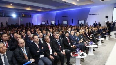 Bursa’da 8’incisi düzenlenen Uludağ Ekonomi Zirvesi, açılış konuşmaları ve ’Enerjide