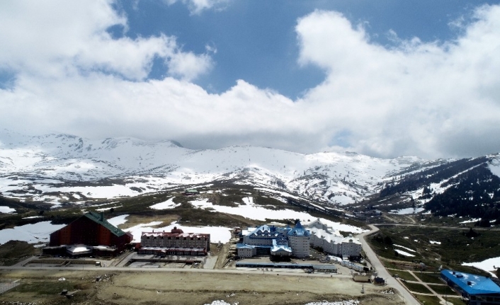  Uludağ'da Kar Sezonun Başlamasına Sayılı Günler Kala Halen Kar