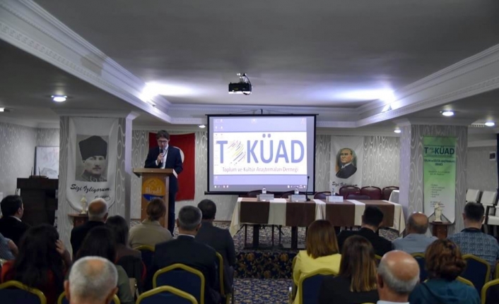 ‘uluslararası Toplum Ve Kültür Araştırmaları Sempozyumu Balıkesir’in Edremit İlçesinde Başladı.