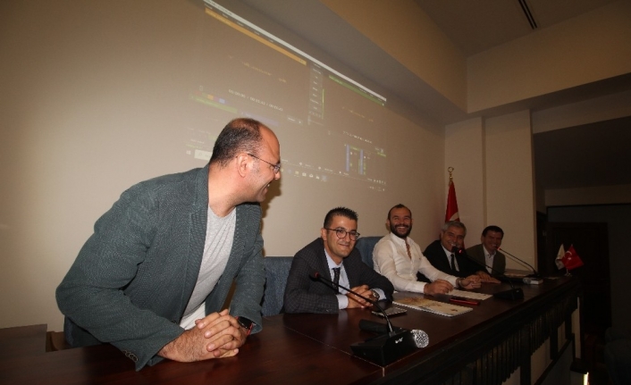  Sındırgı İlçesinin Dışarı Açılan Kapısı Sındırgı Meslek Yüksekokulu Öğrencileri