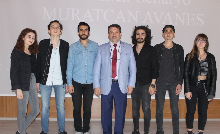 Balıkesir’in Bandırma ilçesinde Bandırma Onyedi Eylül Üniversitesi İktisat Bölümü öğrencisi