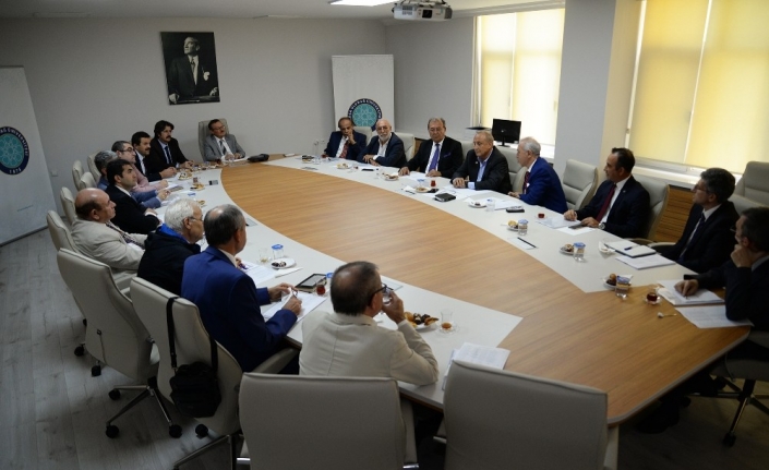  Bursalı Sanayicilerden Ve Akademisyenlerden Oluşan ‘gönüllü Hizmet Platformu’nun İlk