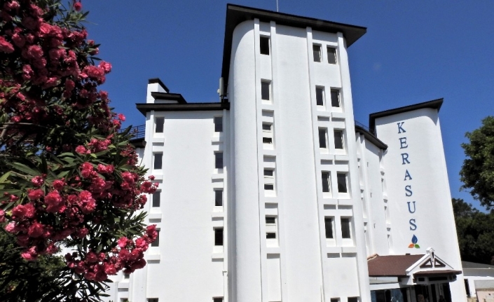  Dolanrıcılar, Kerasus Otelin Görüntülerini Kullanarak, Sahte Otel İsimleriyle Rezervasyon