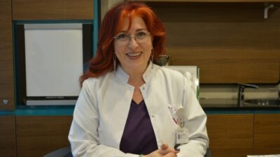 Ellerin aşırı üşümesine çok dikkat edilmesi gerektiğini söyleyen Romatoloji Uzmanı