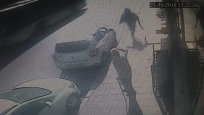  Y.k.'nın Berber Koltuğunda Üvey Kardeşini Pompalıyla Vurmaya Geldiği Anlar