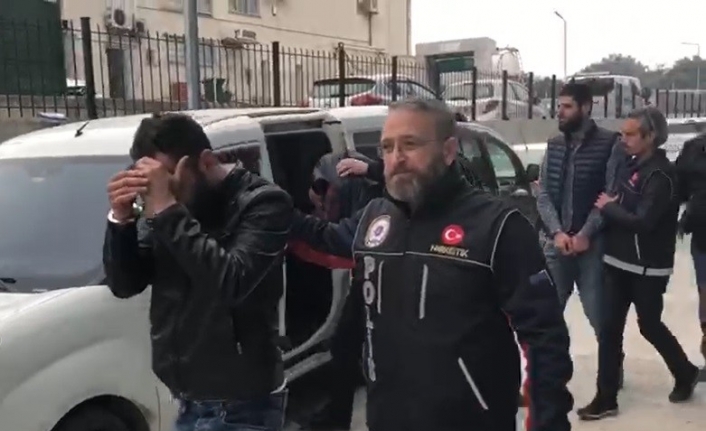 Bursa Narkotik Şube Müdürlüğü ekipleri, uyuşturucu satıcılarına göz açtırmıyor. Yapılan