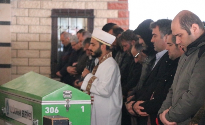 IHAAW142506-ASA/10-04-2019


 - Üzerine salıncak devrilen kız göz yaşları içinde toprağa