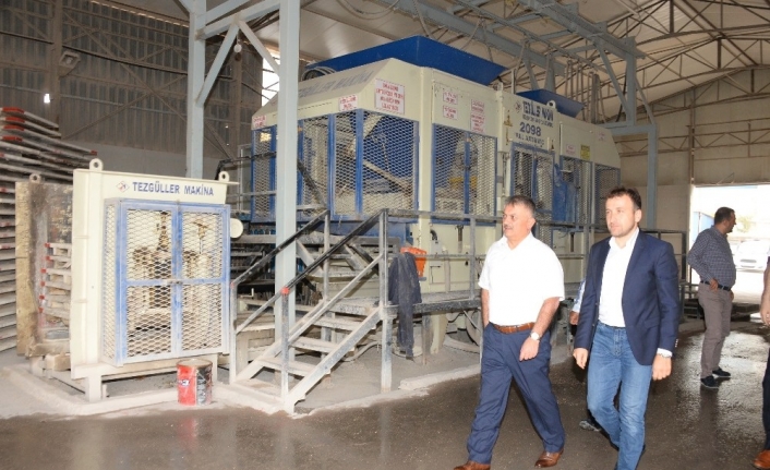  Vali Yazıcı, Bandırmada Sanayi Kuruluşlarını Ziyaret Etti