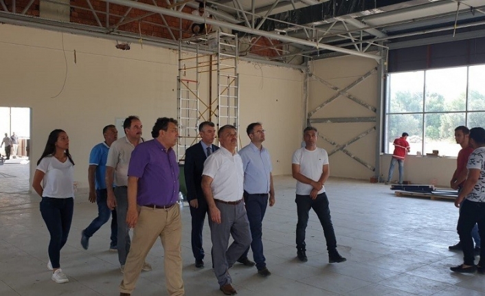  Balıkesir Valisi Ersin Yazıcı, Edremit İlçesinde Yapımı Devam Eden