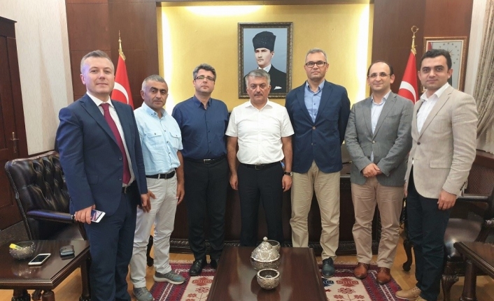  Vali Yazıcı, İstanbul Siyasalda Okuyan Arkadaşlarıyla Buluştu