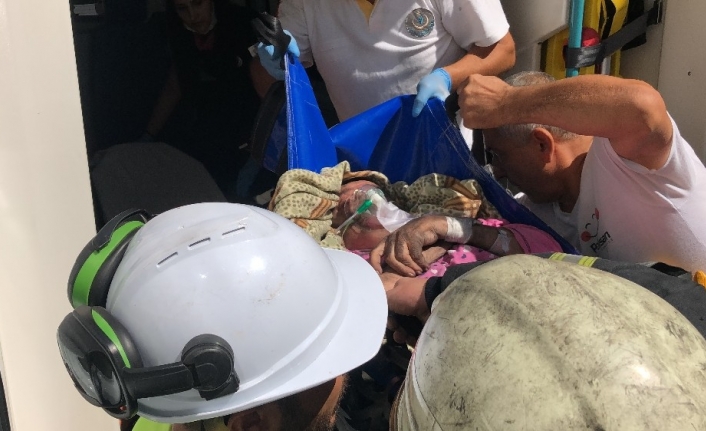  Dört Katlı Apartmanın Çati Katının Mutfak Bölümünde Henüz Belirlenemeyen