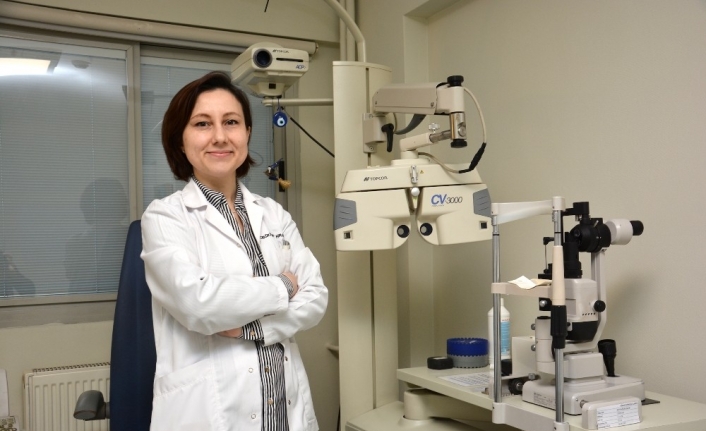 Sömestır tatilinde velilerin mutlaka çocuklarını göz kontrolünden geçirmesi gerektiğini belirten