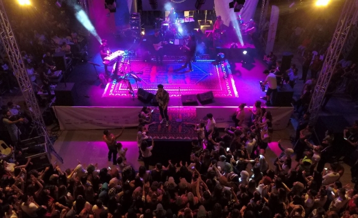  Yağcıbedir Halısı  Üstünde Muhteşem Konser