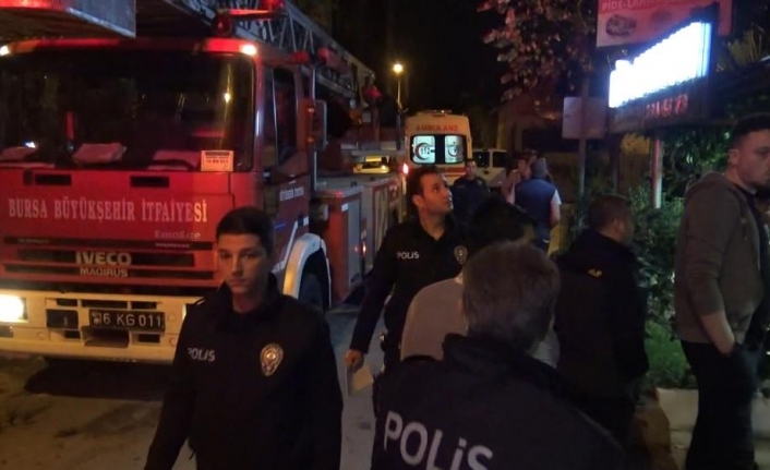  Bursa’da Yangın Söndürme Malzemeleri Satan Bir Ofiste Yangın Çikti.