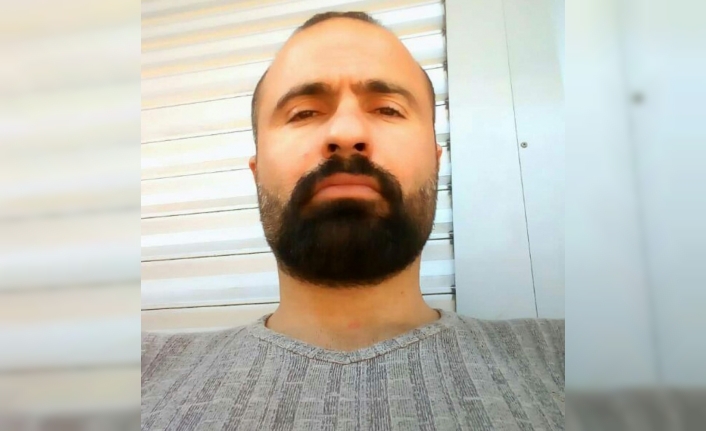 İzmir’de aynı binada bir alt katta oturan ağabeyi Harun Güler’i
