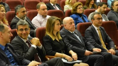 Renault, yeni nesil araçları için benimsediği otonom, mobil ve bağlantılı