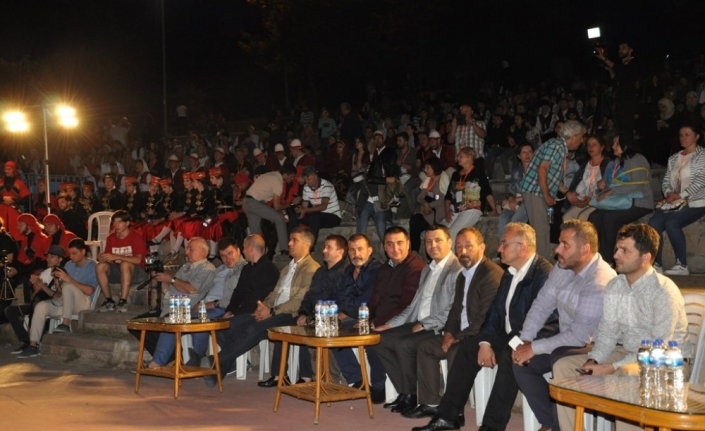  11 Farklı Ülkenin Folklor Ekipleri, Yeniceköy Açık Hava Gösteri