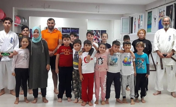  Balıkesir'in Bandırma İlçesinde Bulunan Harun Karacan Gençlik Ve Spor
