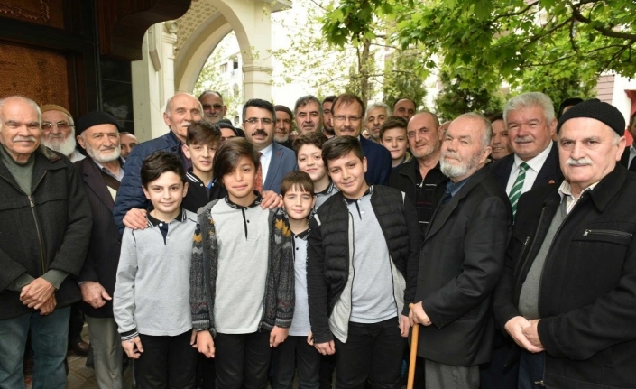 Yıldırım Belediye Başkanı Oktay Yılmaz, Güllük Mahallesi sakinleri ve esnafıyla