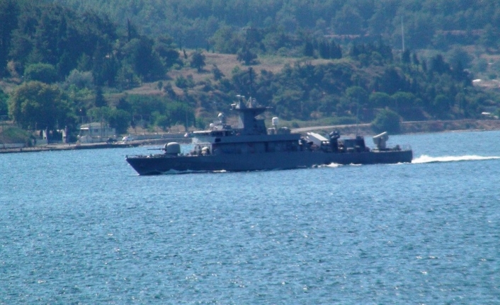  Çanakkale Boğazı'ndan Geçen Yunan Savaş Gemisinin Boğazından Geçerken Açık