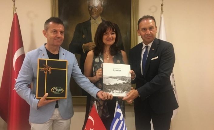  Yunanistan İzmir Başkonsolosu Argyro Papoulia  Ato Yöneticileriyle