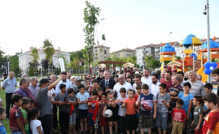  İnegöl Belediyesi, Alanyurt’ta Bulunan Yunus Emre Spor Kompleksi’ni Yeni