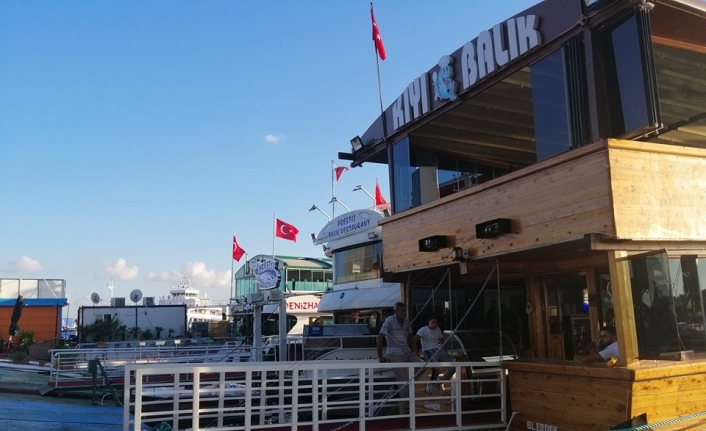 Yüzen Restoranlara Mahkemeden İzin Çikti