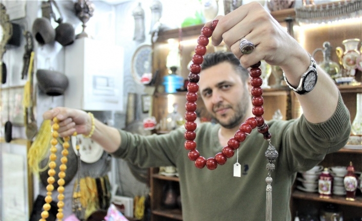  Yüzlerce Yıllık Tesbihler Altın Fiyatına Satılıyor