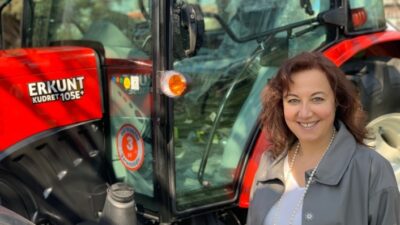 Ağır sanayi alanında gösterdiği başarılarla Türk kadınına örnek olan Zeynep